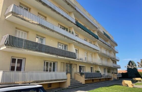 POUR INVESTISSEURS   appartement de type 4 a portes les valence  vendu avec locataire en place loyer 675 euros net mensuels